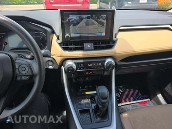 2025 Toyota RAV4 XLE - miniatura 10
