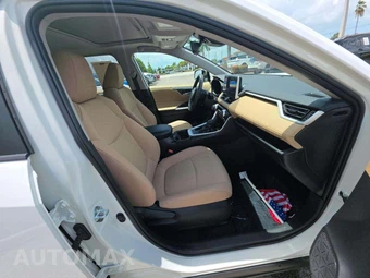 2025 Toyota RAV4 XLE - miniatura 18
