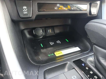 2025 Toyota RAV4 XLE - miniatura 29