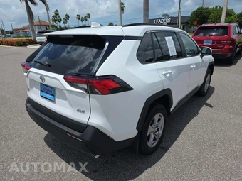 2025 Toyota RAV4 XLE - miniatura 3