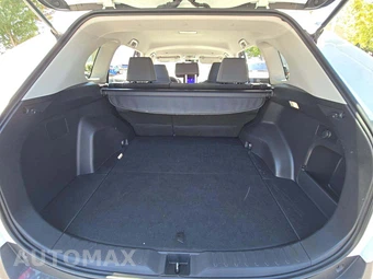 2025 Toyota RAV4 XLE - miniatura 11