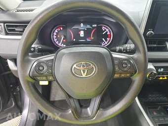 2025 Toyota RAV4 XLE - miniatura 10