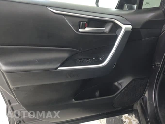 2025 Toyota RAV4 XLE - miniatura 9