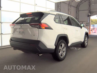 2025 Toyota RAV4 XLE - miniatura 4