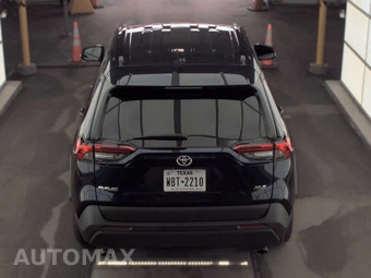 2025 Toyota RAV4 XLE - miniatura 5