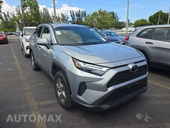 2025 Toyota RAV4 XLE - miniatura 3