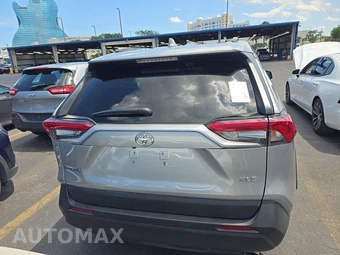 2025 Toyota RAV4 XLE - miniatura 5