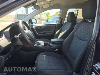 2025 Toyota RAV4 XLE - miniatura 3