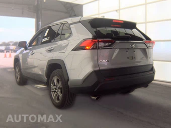 2025 Toyota RAV4 XLE - miniatura 8
