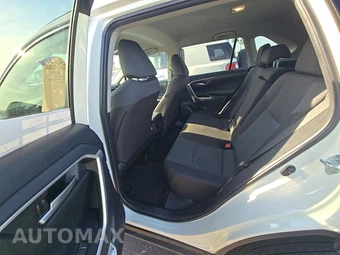 2025 Toyota RAV4 XLE - miniatura 19