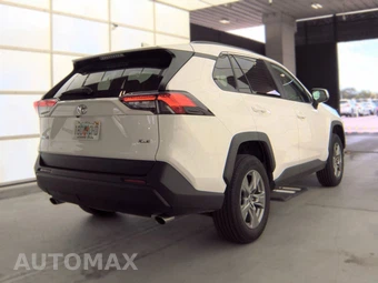 2025 Toyota RAV4 XLE - miniatura 5