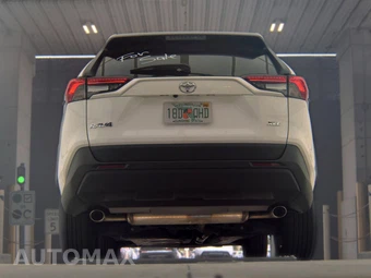 2025 Toyota RAV4 XLE - miniatura 7