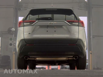 2025 Toyota RAV4 XLE - miniatura 7