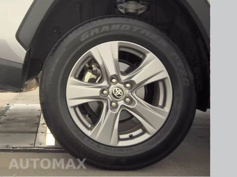 2025 Toyota RAV4 XLE – miniatura 11