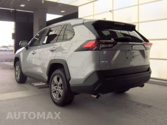 2025 Toyota RAV4 XLE – miniatura 8