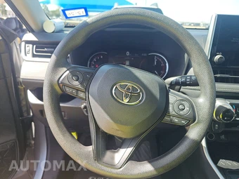 2025 Toyota RAV4 XLE – miniatura 10