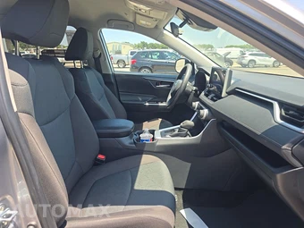 2025 Toyota RAV4 XLE - miniatura 14