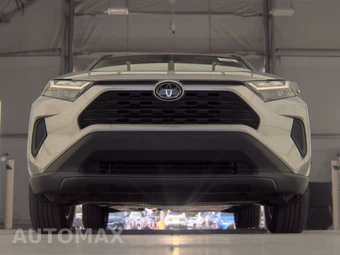 2025 Toyota RAV4 XLE - miniatura 3