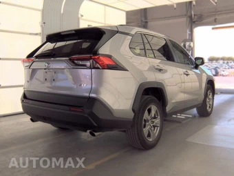 2025 Toyota RAV4 XLE - miniatura 5