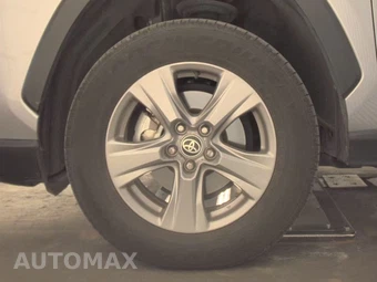 2025 Toyota RAV4 XLE - miniatura 9