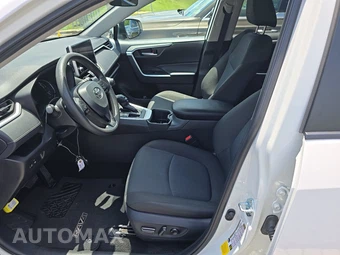2025 Toyota RAV4 XLE – miniatura 13