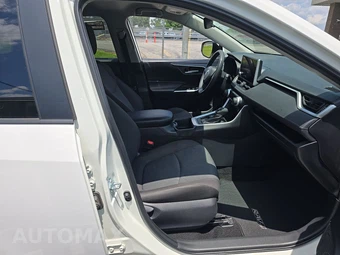 2025 Toyota RAV4 XLE – miniatura 14