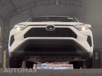 2025 Toyota RAV4 XLE – miniatura 3