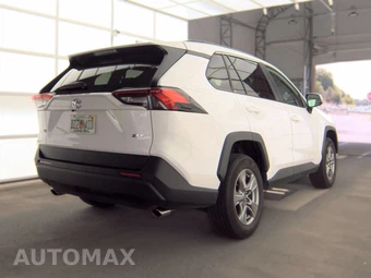 2025 Toyota RAV4 XLE – miniatura 5