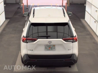 2025 Toyota RAV4 XLE – miniatura 6
