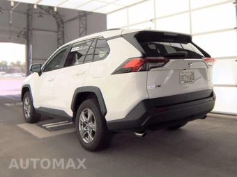 2025 Toyota RAV4 XLE – miniatura 8