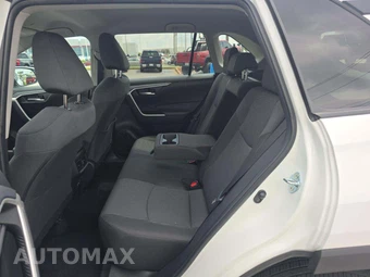 2025 Toyota RAV4 XLE – miniatura 10