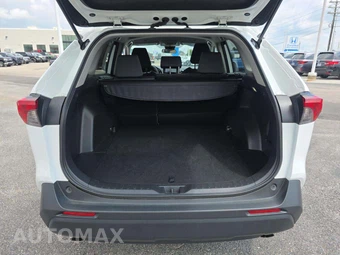 2025 Toyota RAV4 XLE – miniatura 11