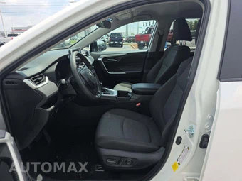 2025 Toyota RAV4 XLE – miniatura 3