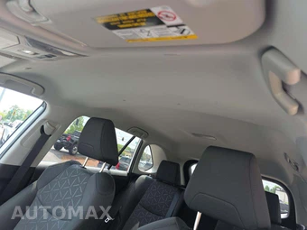 2025 Toyota RAV4 XLE – miniatura 8