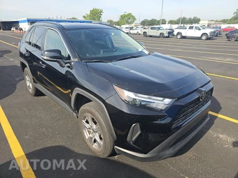 2025 Toyota RAV4 XLE – miniatura 3