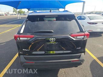2025 Toyota RAV4 XLE – miniatura 5