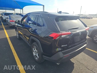 2025 Toyota RAV4 XLE – miniatura 6