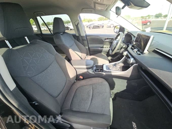 2025 Toyota RAV4 XLE – miniatura 8