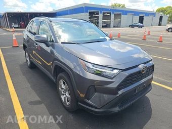 2025 Toyota RAV4 XLE - miniatura 3