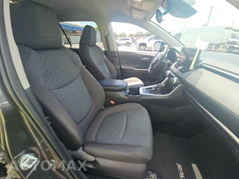2025 Toyota RAV4 XLE - miniatura 8