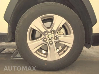 2025 Toyota RAV4 XLE – miniatura 10