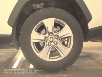 2025 Toyota RAV4 XLE – miniatura 12