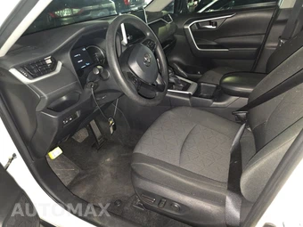 2025 Toyota RAV4 XLE – miniatura 13