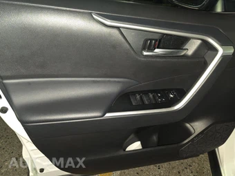 2025 Toyota RAV4 XLE – miniatura 15