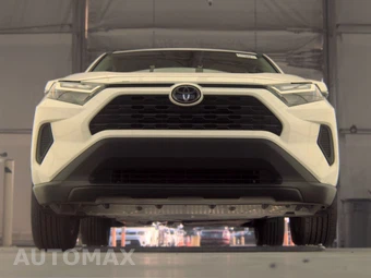 2025 Toyota RAV4 XLE – miniatura 3