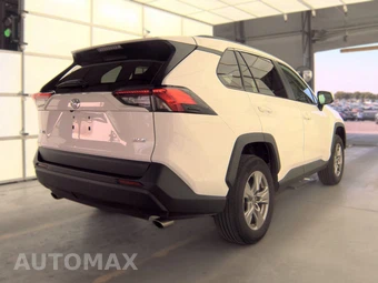 2025 Toyota RAV4 XLE – miniatura 5