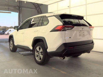 2025 Toyota RAV4 XLE – miniatura 8