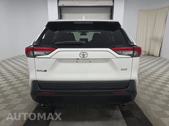2025 Toyota RAV4 XLE - miniatura 5