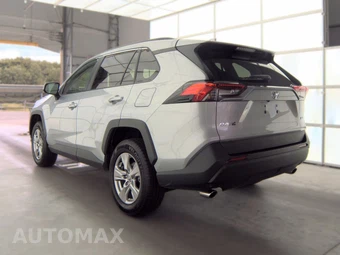2025 Toyota RAV4 XLE - miniatura 6