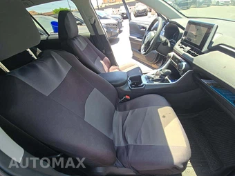2025 Toyota RAV4 XLE - miniatura 18